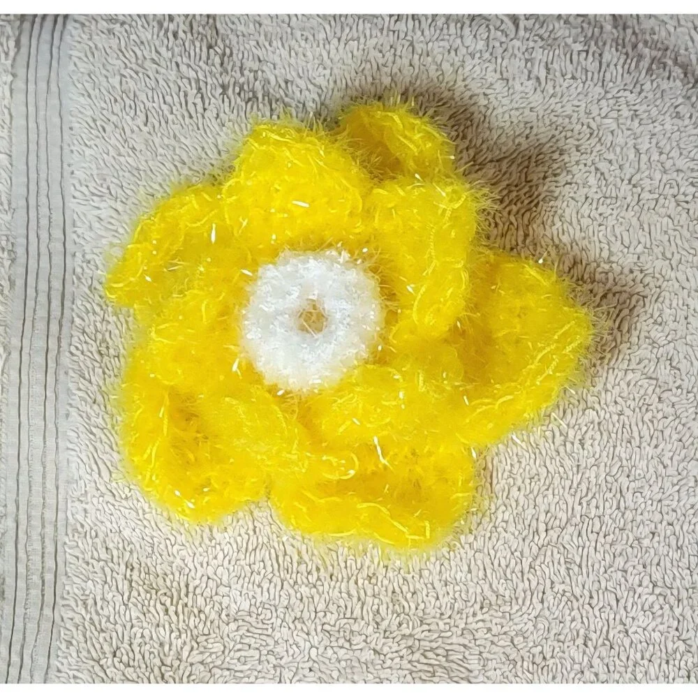 Yellow and White Flower Scrubby